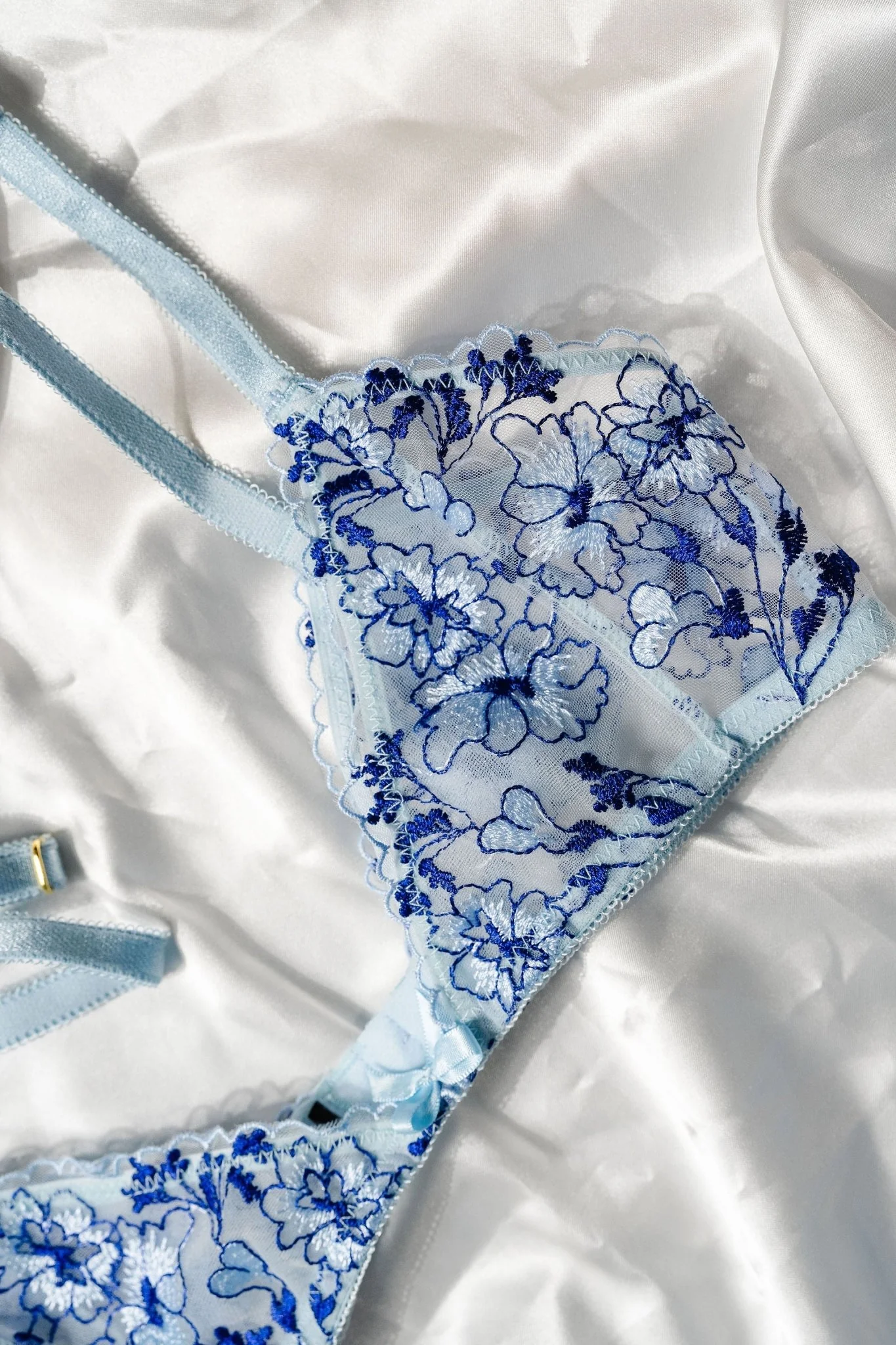 Embroidered Garter Belt - Image 4