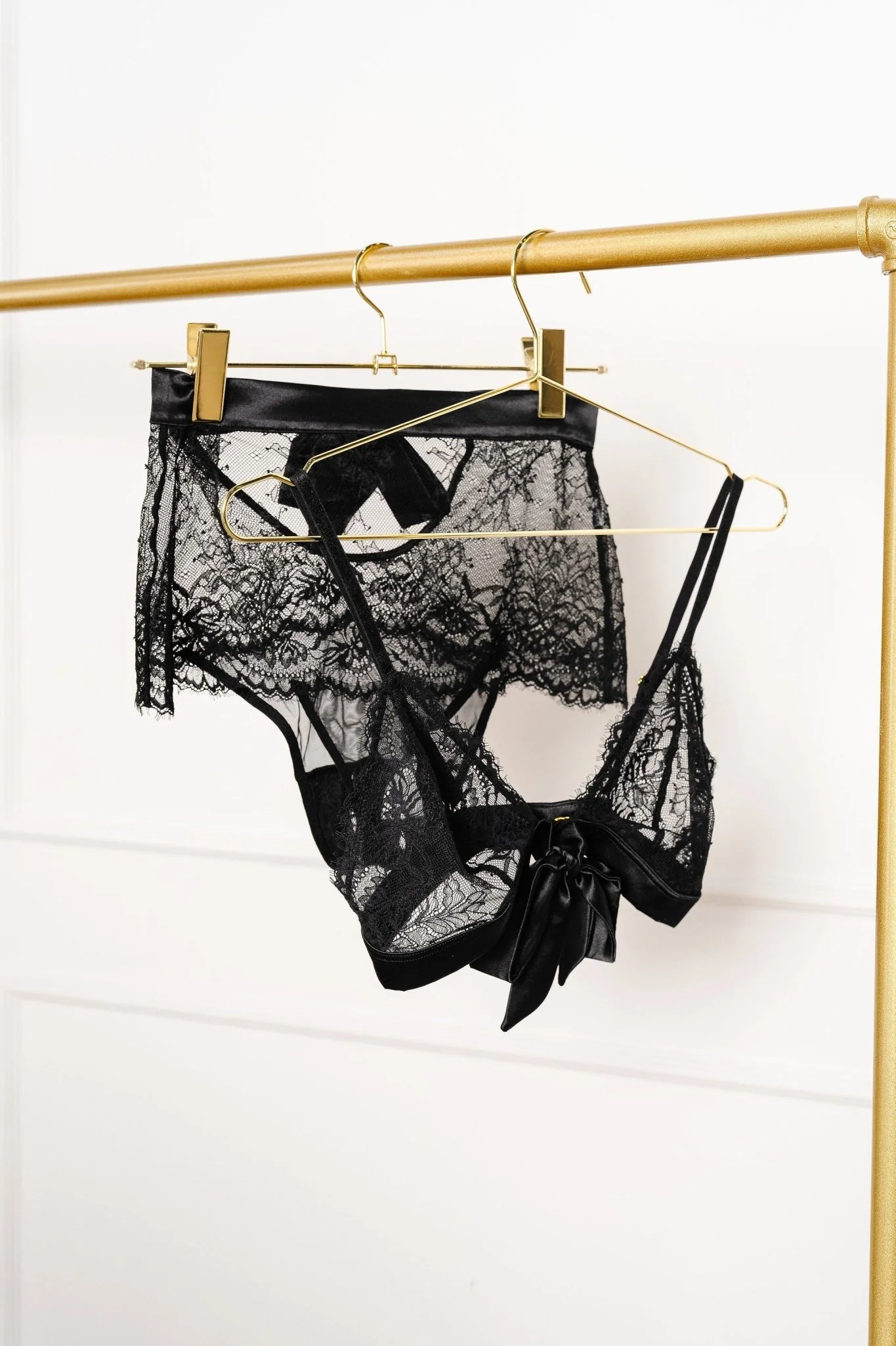 Eyelash Lace Bow Bralette - Black - Image 12