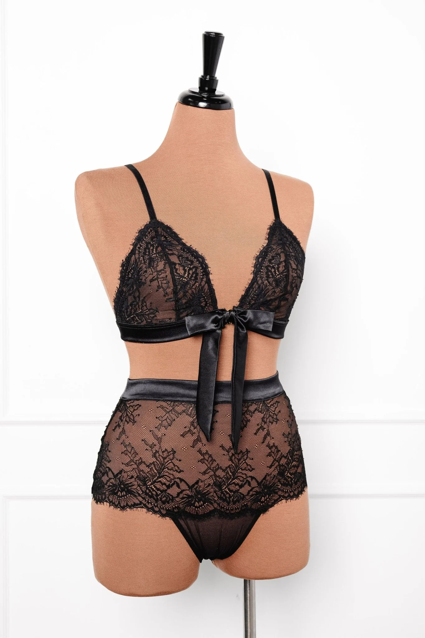Eyelash Lace Bow Bralette - Black - Image 13