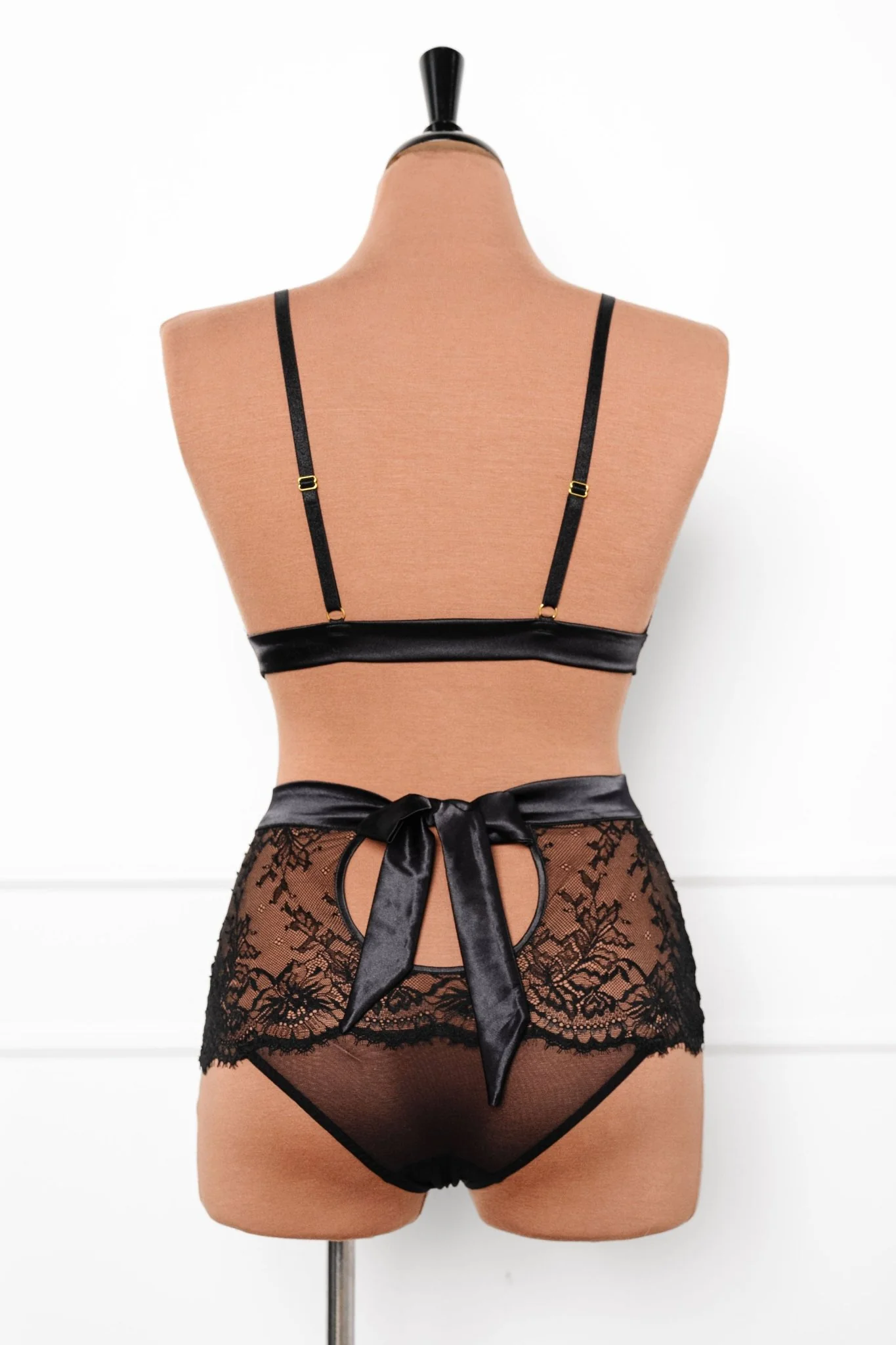Eyelash Lace Bow Bralette - Black - Image 3