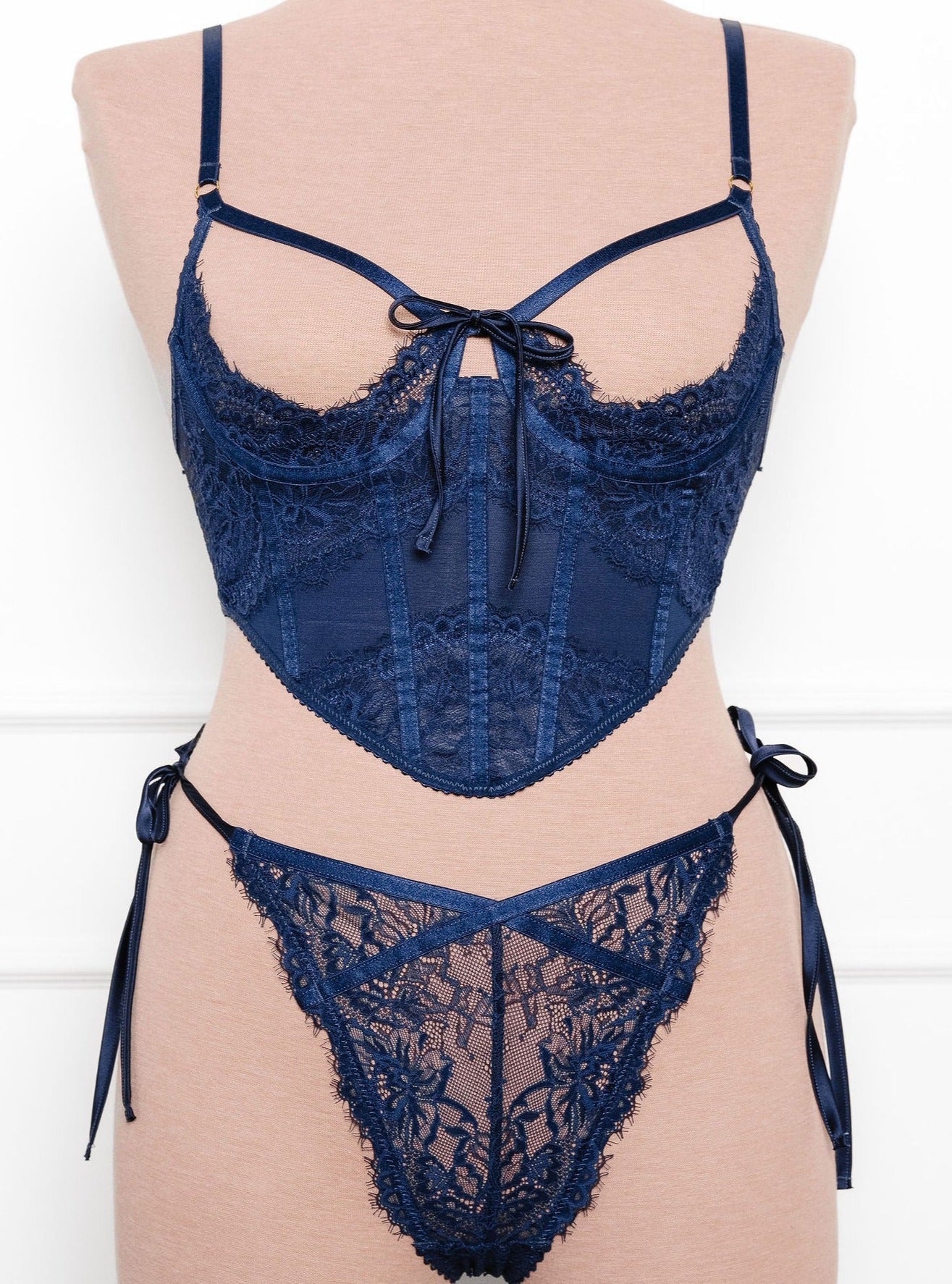 Lacy Underwire Cupless Corset - Navy - Image 6